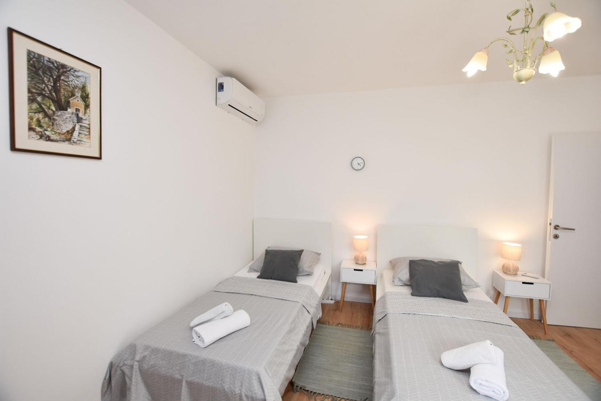 Apartments Dragica Primosten Exterior photo
