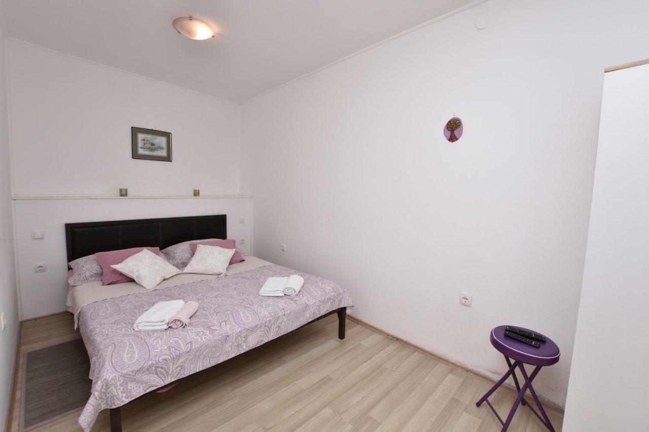 Apartments Dragica Primosten Exterior photo