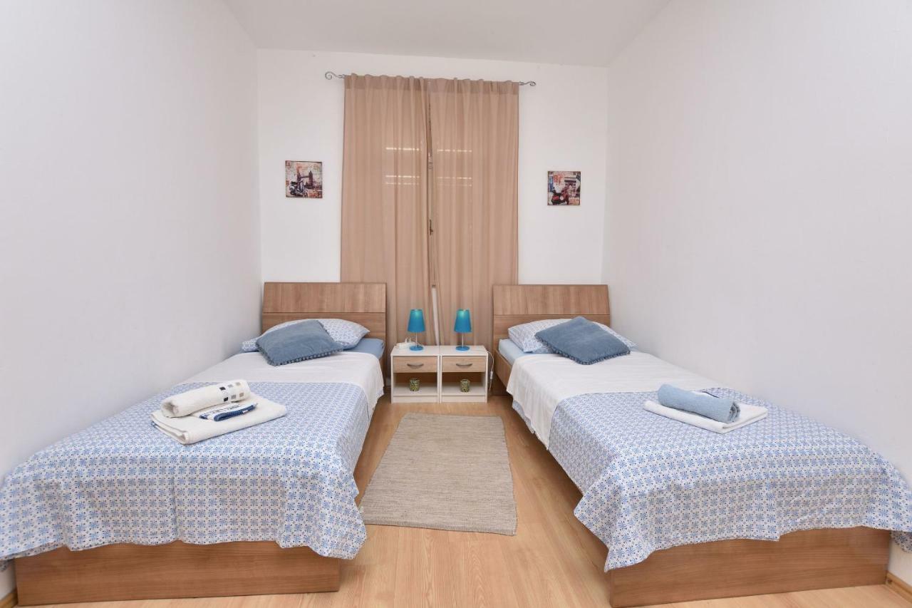 Apartments Dragica Primosten Exterior photo